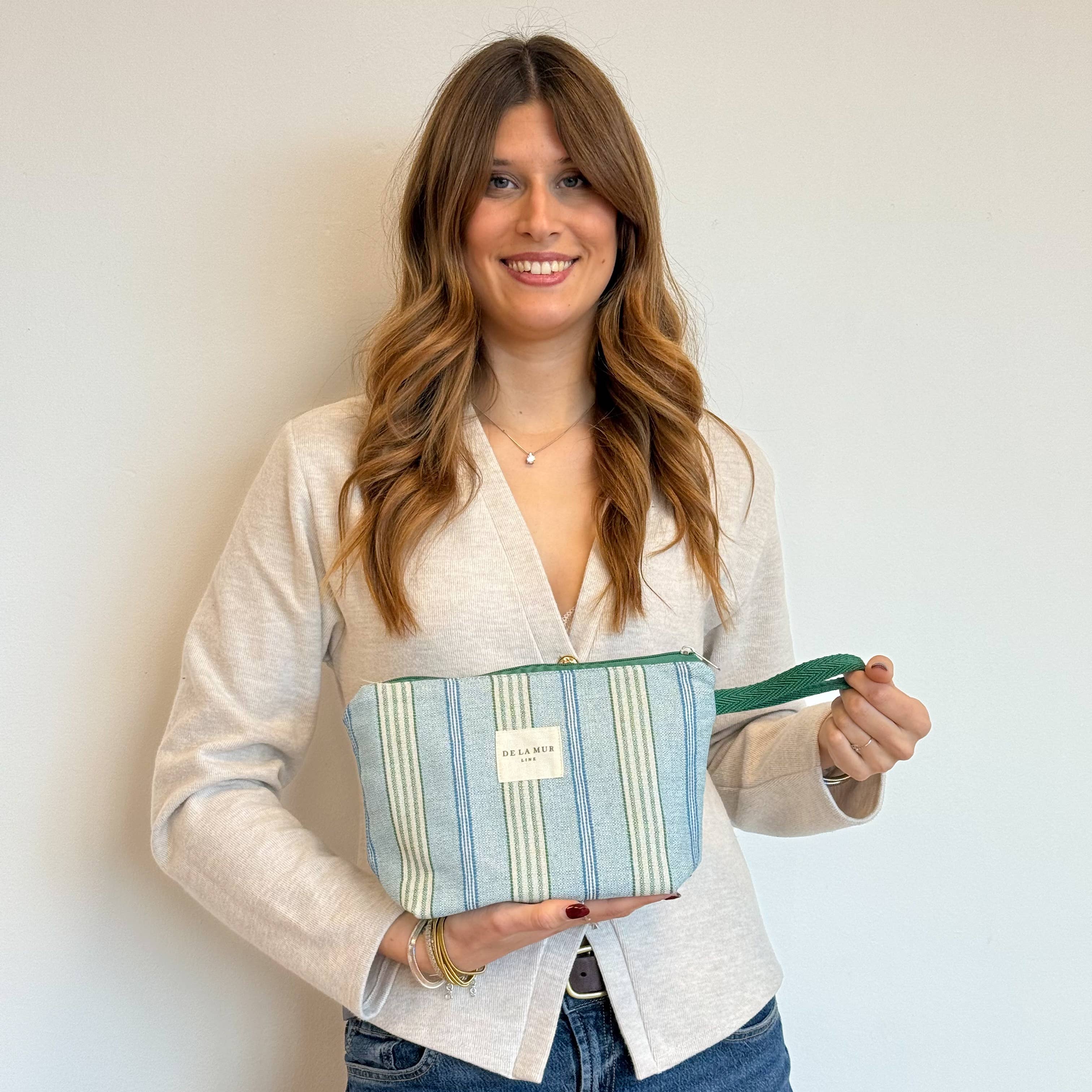 DE LA MUR -Large Makeup Bag Cata