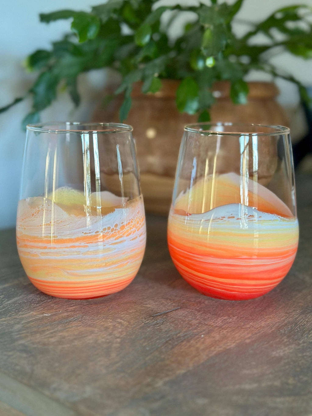 Resin Wave Sunset Stemless Wine Glass