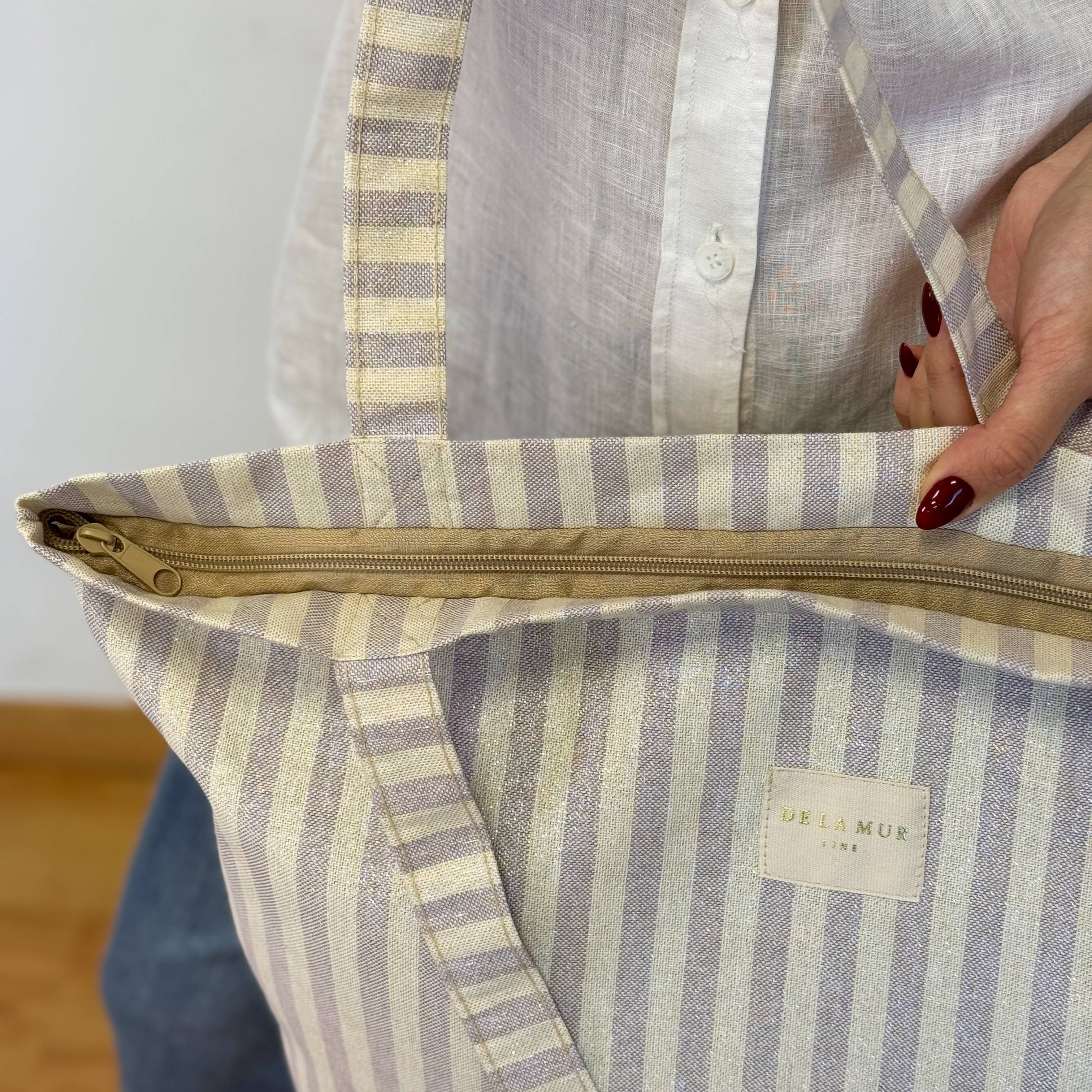 DE LA MUR -Large Zippered Bag Lulil