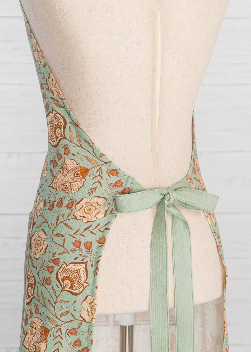Green Garden Cotton Apron – Floral Botanical Design