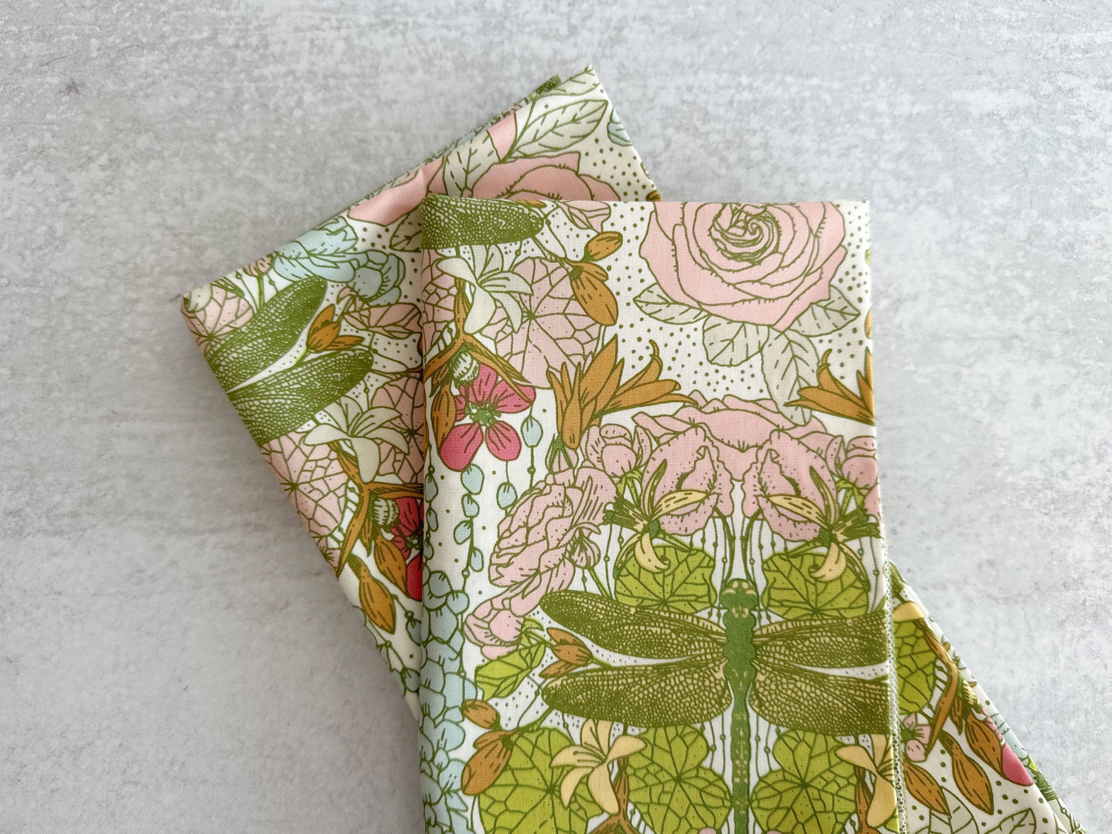 DOT AND ARMY- Dragonfly Garden Cloth Napkins, set of four
