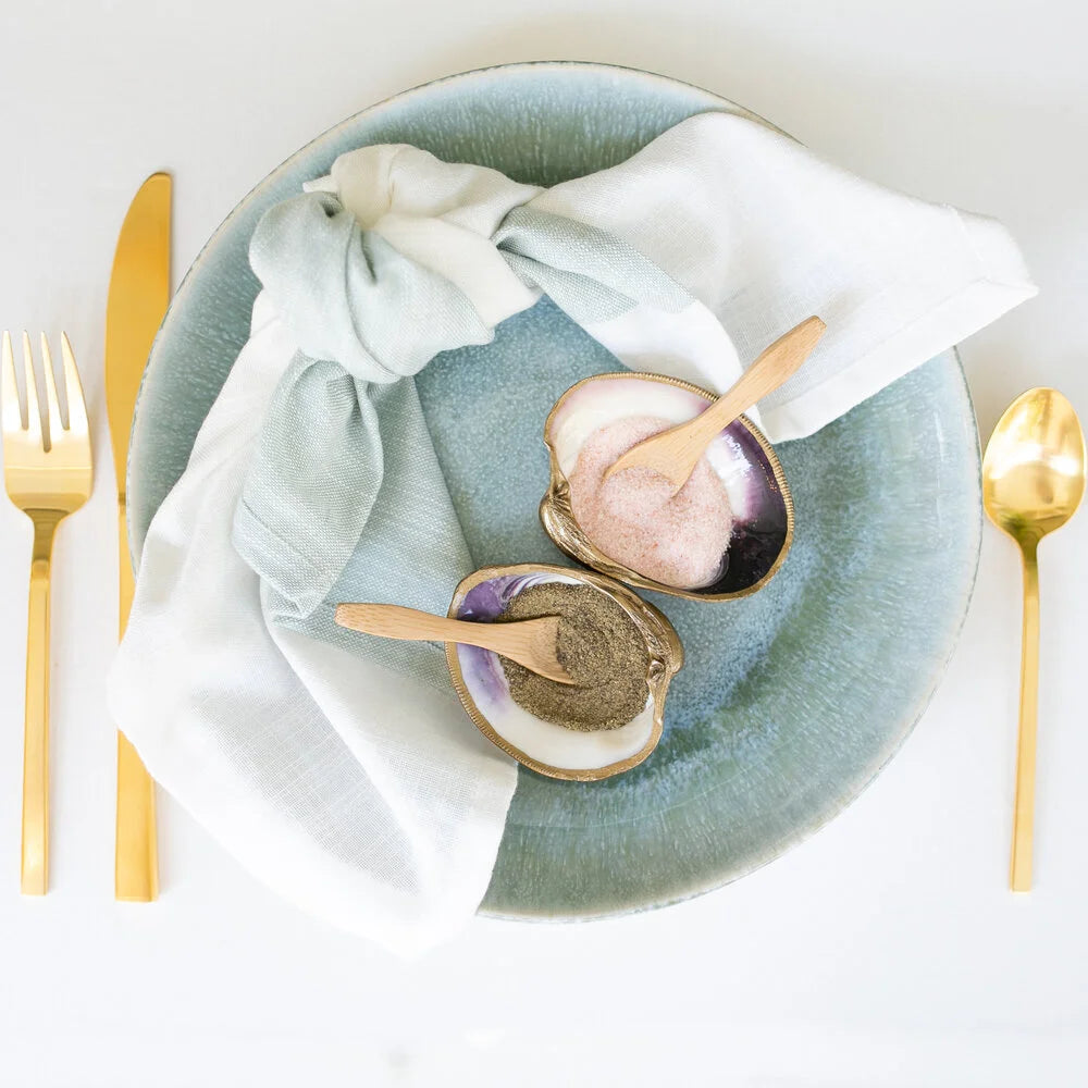 GRIT AND GRACE :CLAM SALT/PEPPER DISH