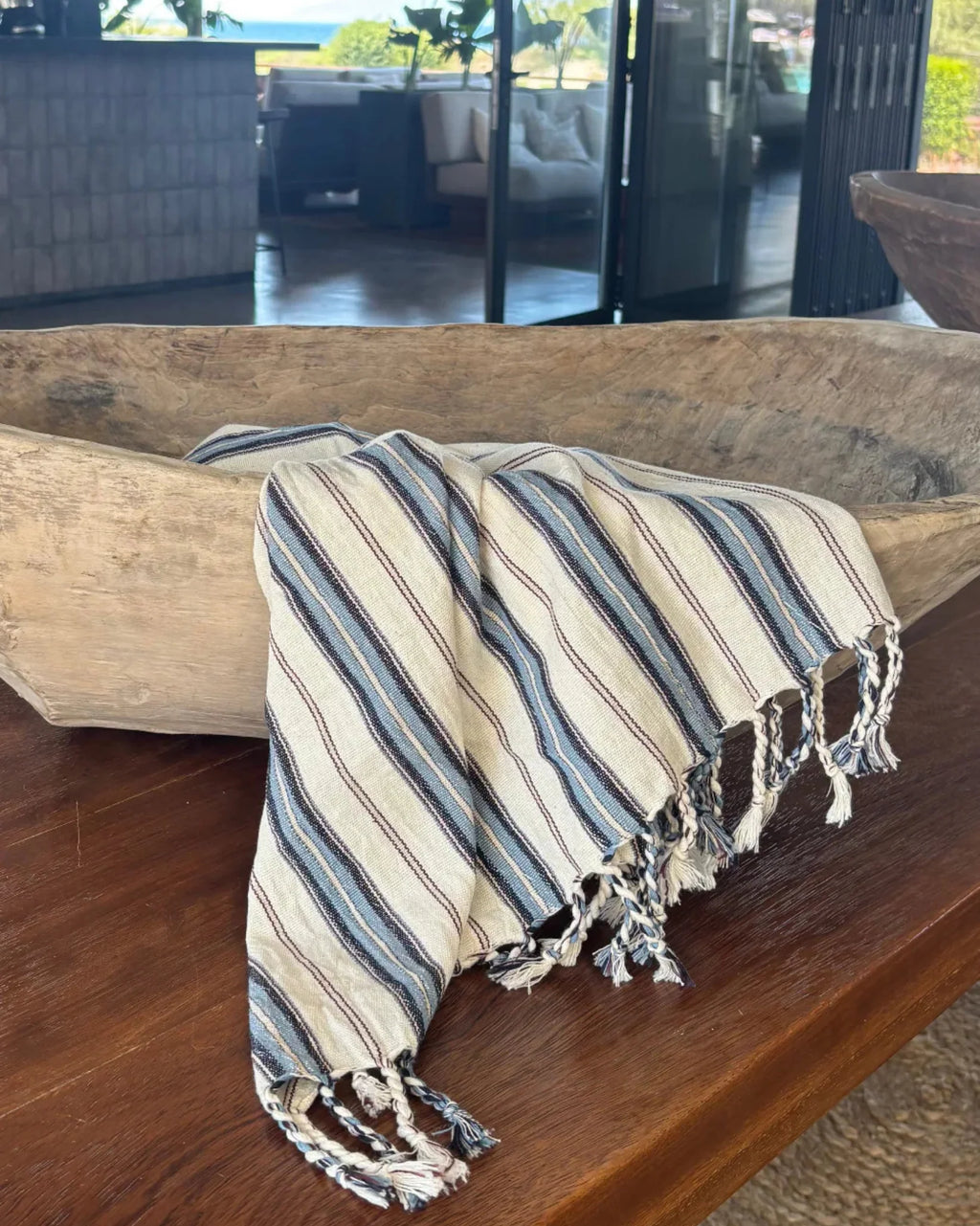 OLIVE AND LOOM BEACH TOWEL -BLUE