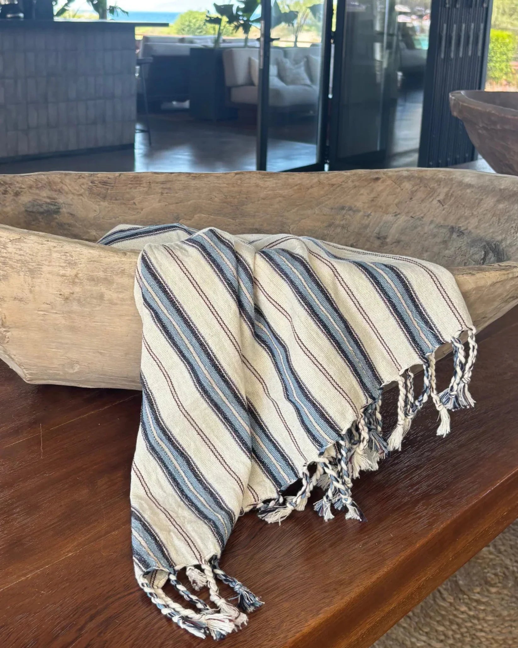 OLIVE AND LOOM BEACH TOWEL -BLUE
