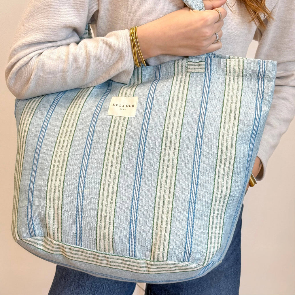 DE LA MUR -Large Zippered Bag Cata