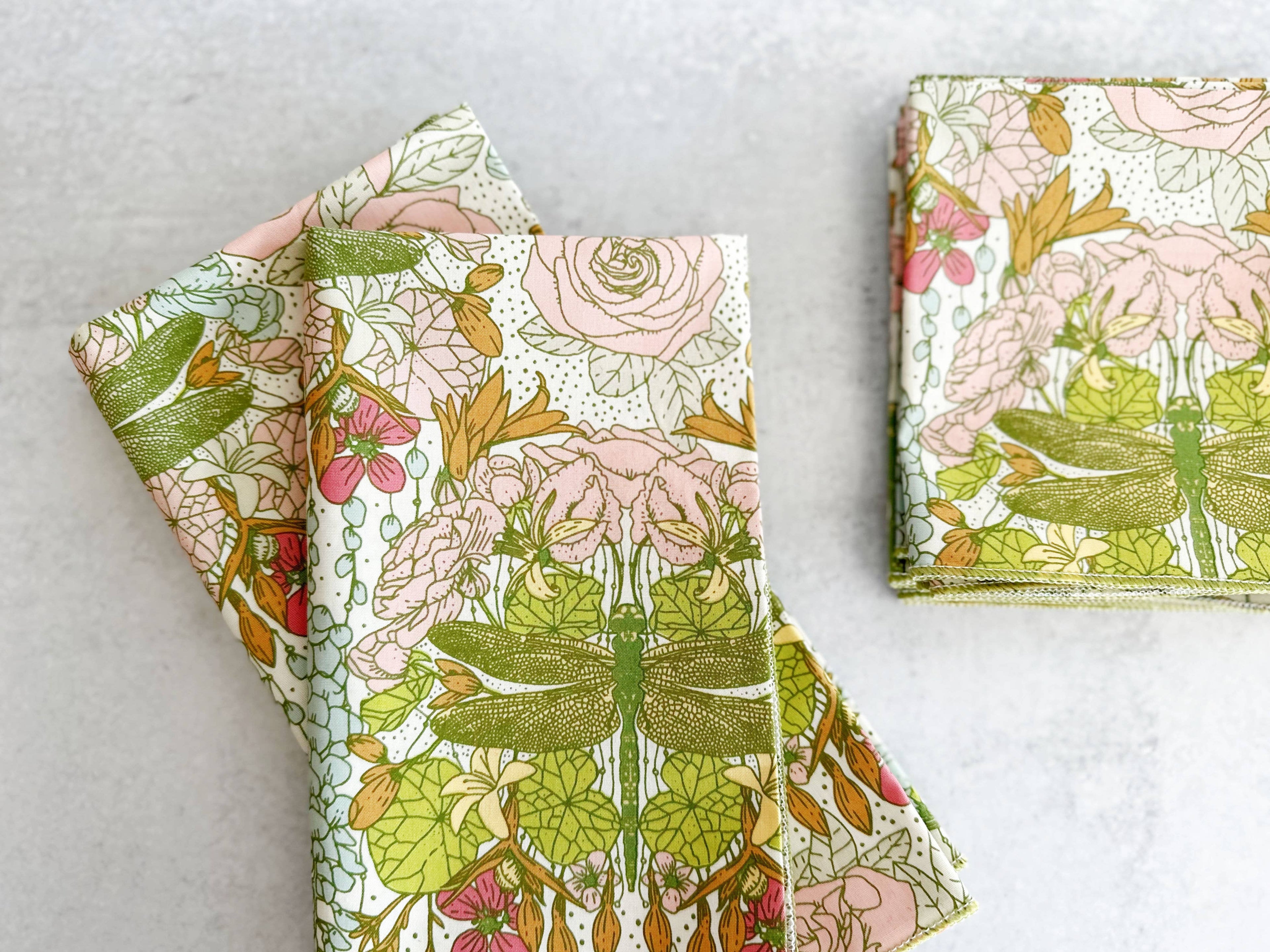 DOT AND ARMY- Dragonfly Garden Cloth Napkins, set of four